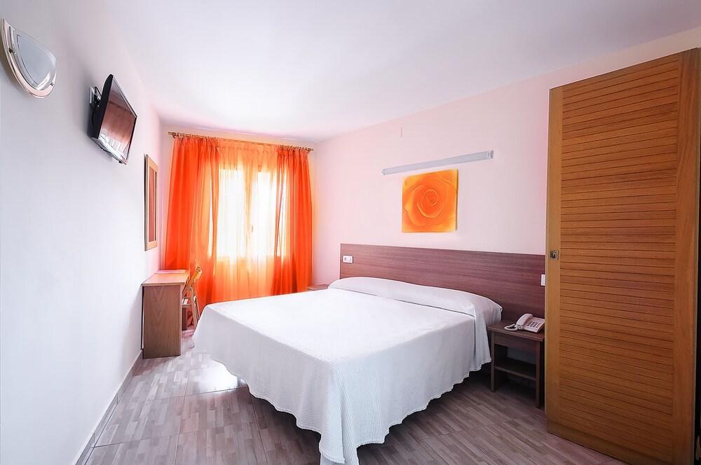Hotel Silvia 엠푸리아브라바 외부 사진